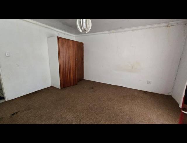 5 BEDROOM HOUSE FOR SALE IN LOUIS TRICHARDT